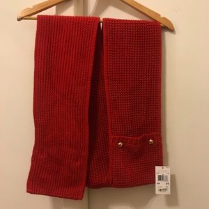 Michael Kors women’s thermal pocket scarf